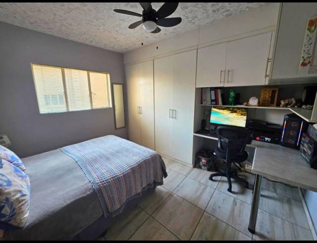 2 BEDROOM APARTMENT FOR SALE IN GLEN MARAIS